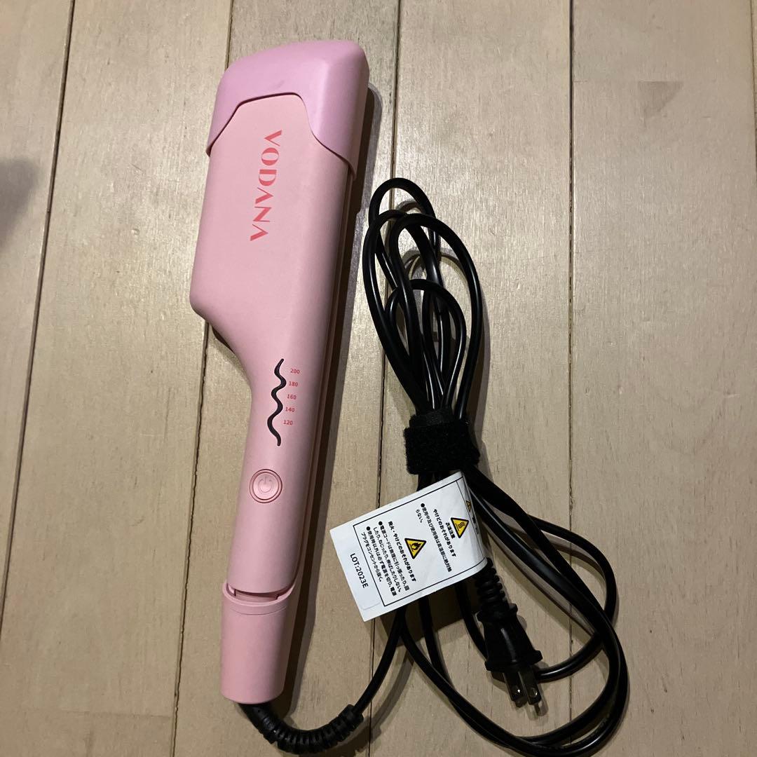 VODANA トリプルフローウェーブアイロン (32mm, ピンクバニラ)