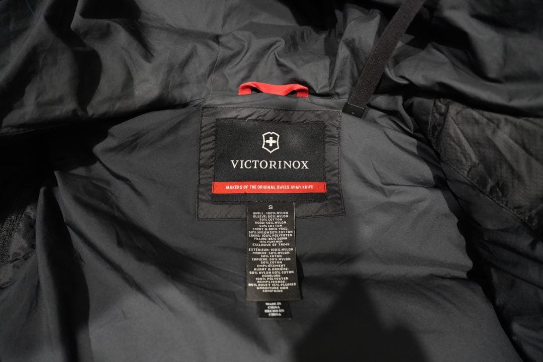 VICTORINOX 　フード付2way ダウンジャケット ダウンベスト