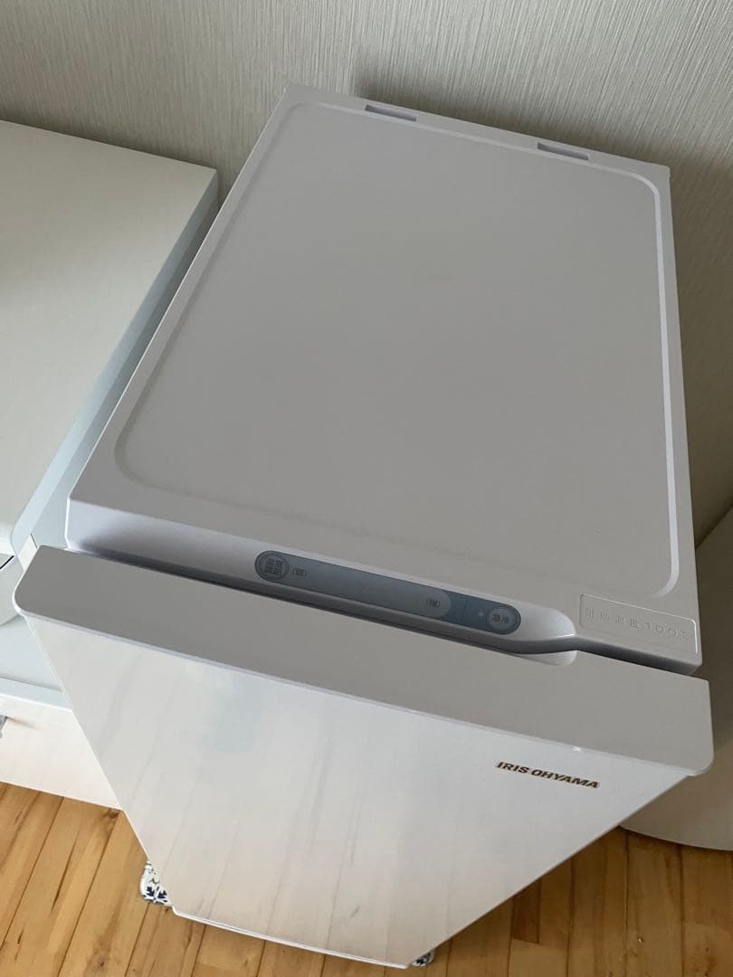 アイリスオーヤマ IUSN-8A-W ノンフロン冷凍庫 80L 2023年製