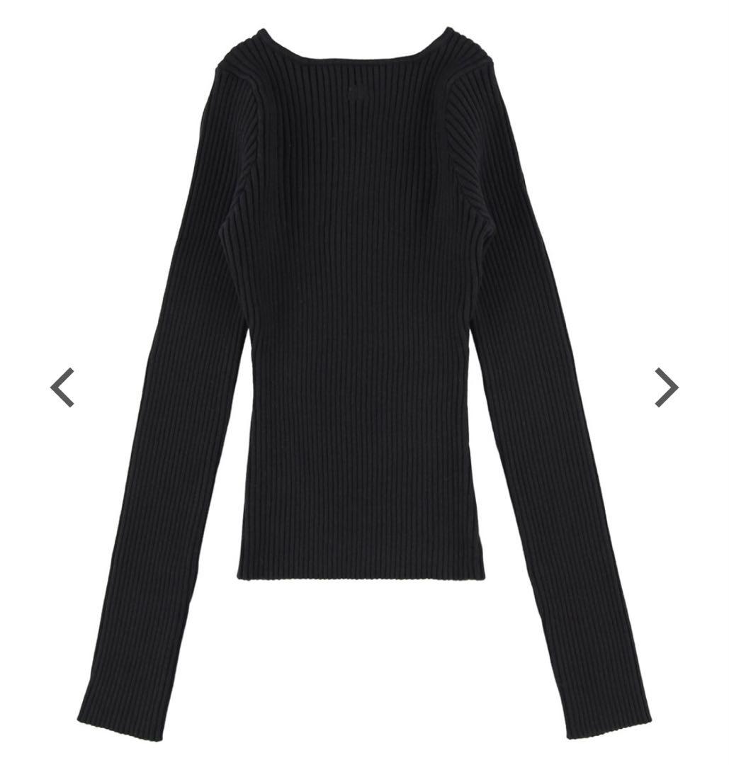 ALEXIA STAM 背中開きニットトップス　Wellnessスウェットパンツ