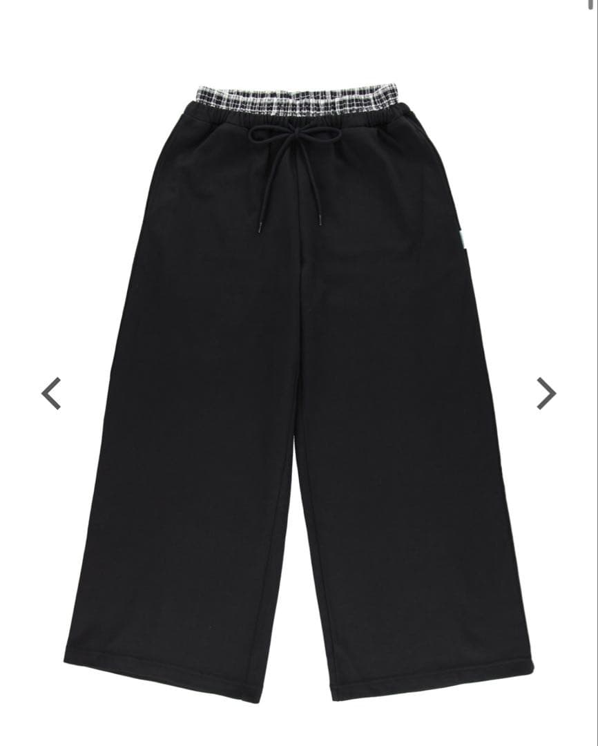 ALEXIA STAM 背中開きニットトップス　Wellnessスウェットパンツ