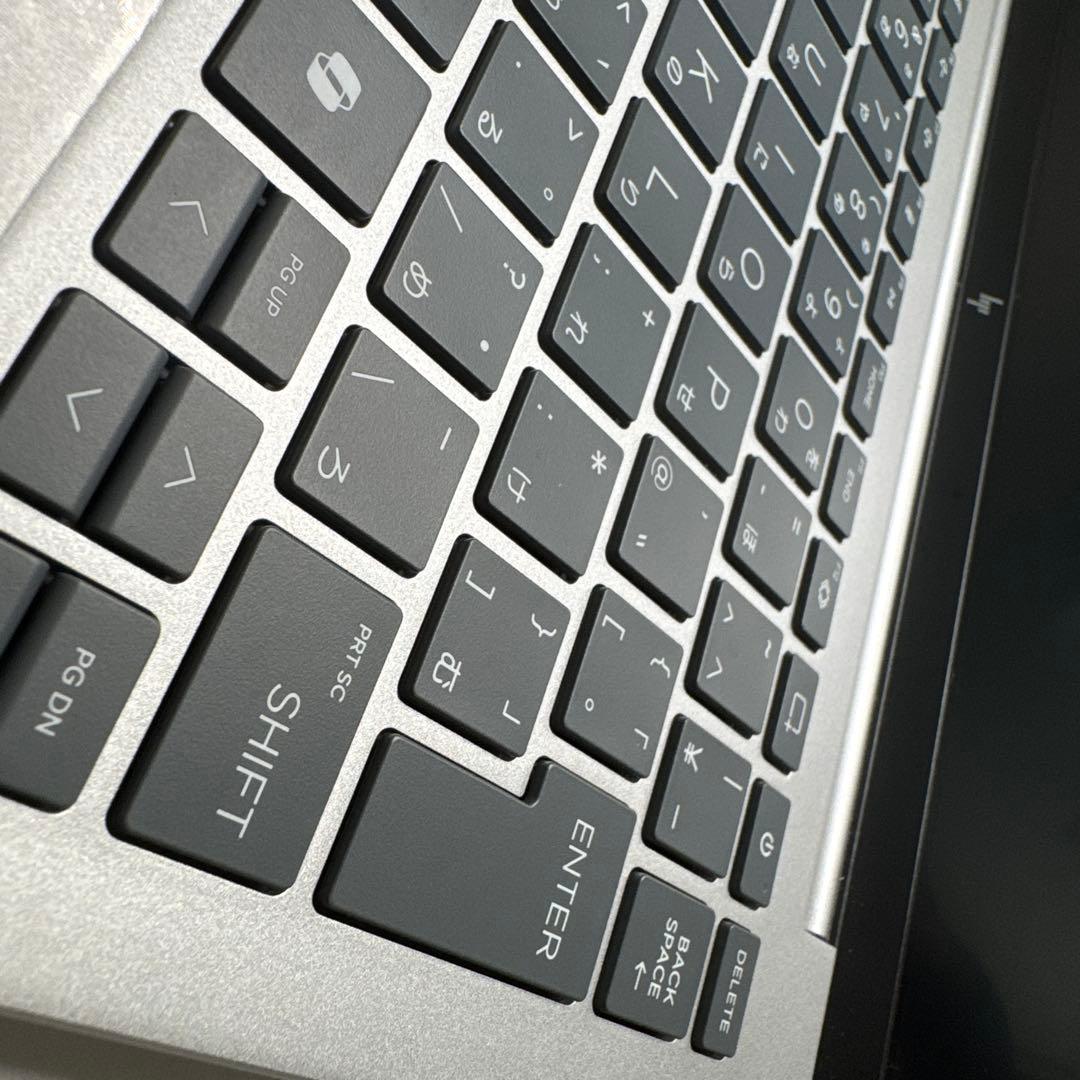 （美品）hp pavilion aero 13 bg 8640U シルバー