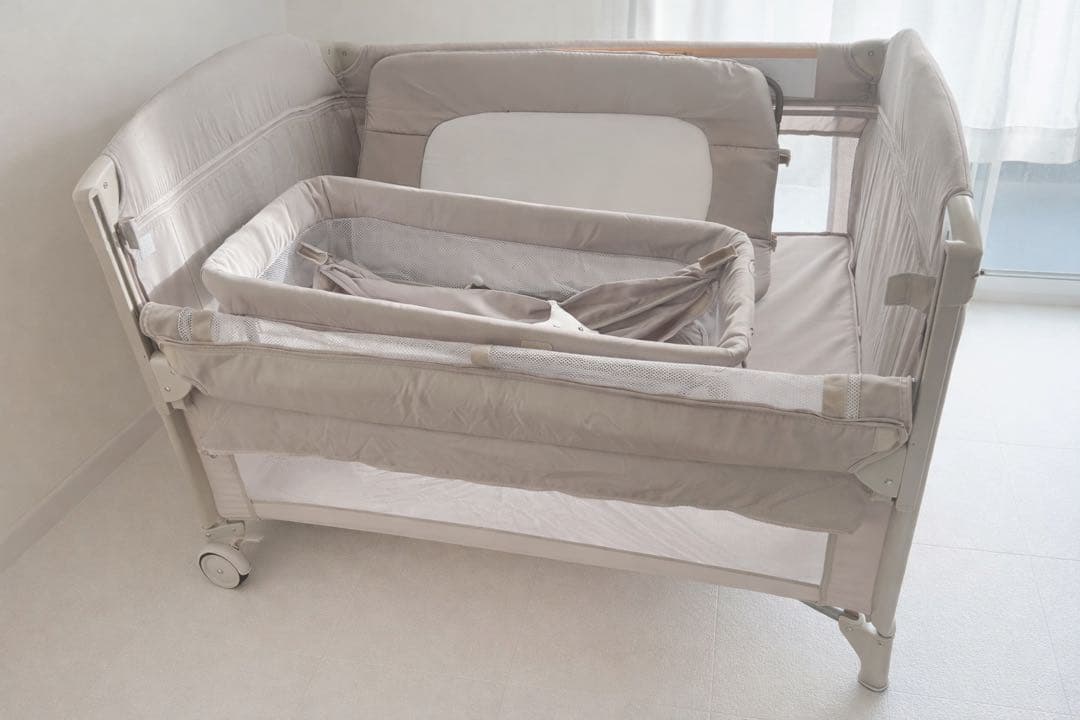 ベビーベッド 添い寝 折りたたみ ベビーサークル おむつ交換台 揺りかご　美品