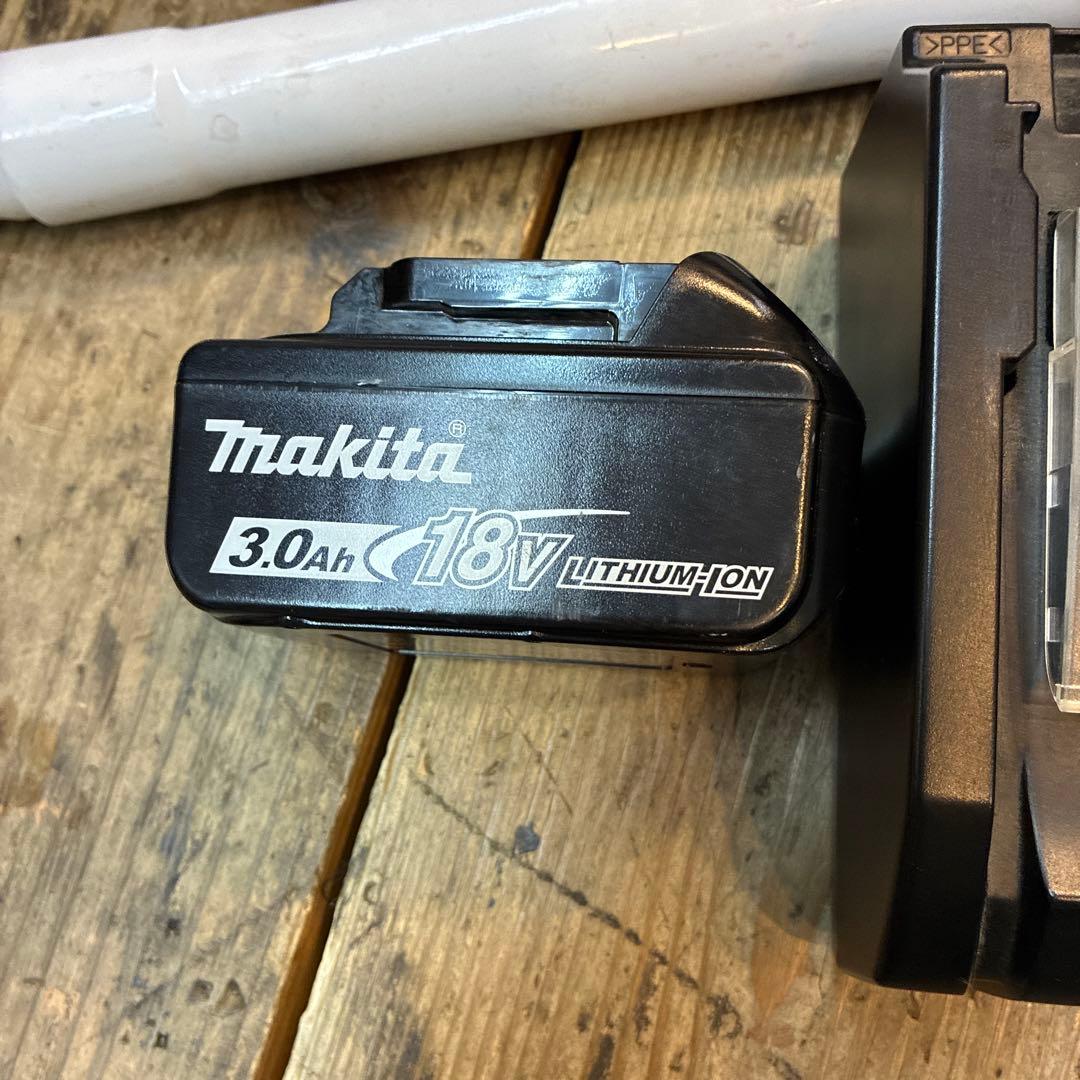 Makita 充電式クリーナー CL180FD 本体＋バッテリー＋充電器