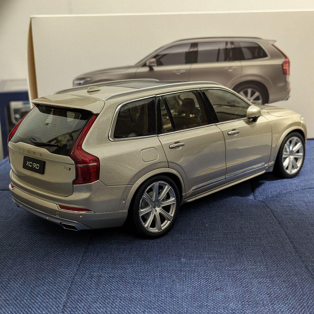 ボルボ　 XC90 ミニカー 1/18　修復あり　ジャンク