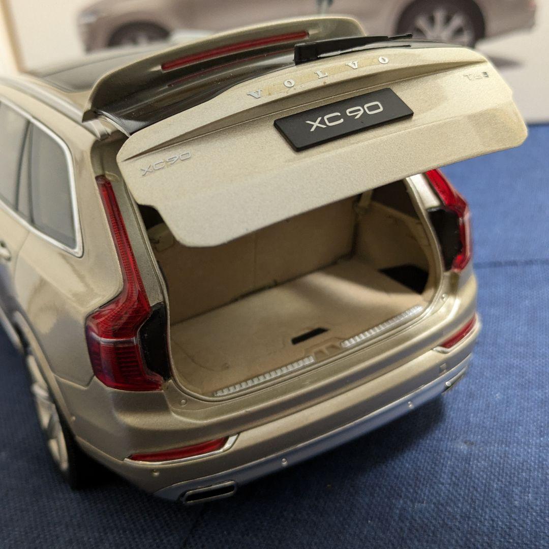 ボルボ　 XC90 ミニカー 1/18　修復あり　ジャンク