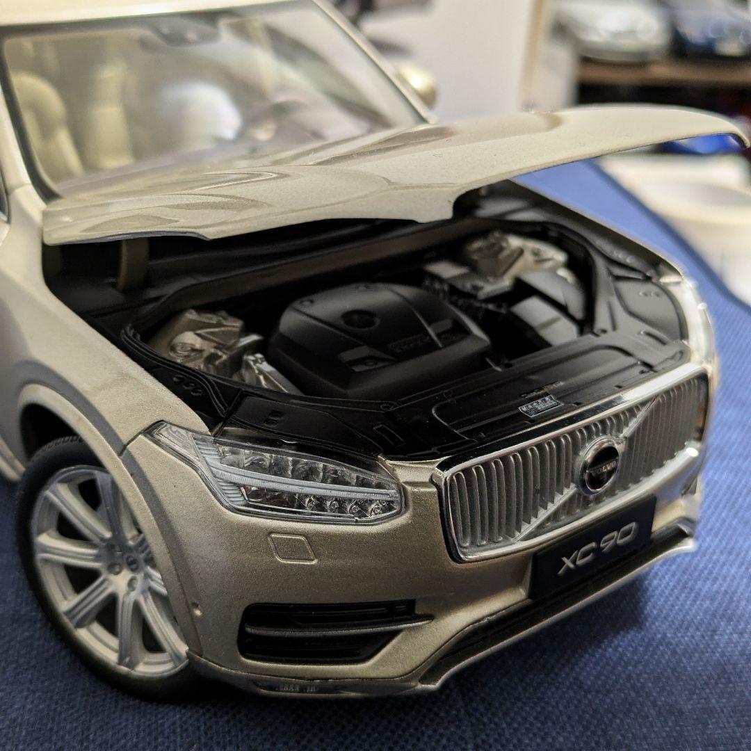 ボルボ　 XC90 ミニカー 1/18　修復あり　ジャンク