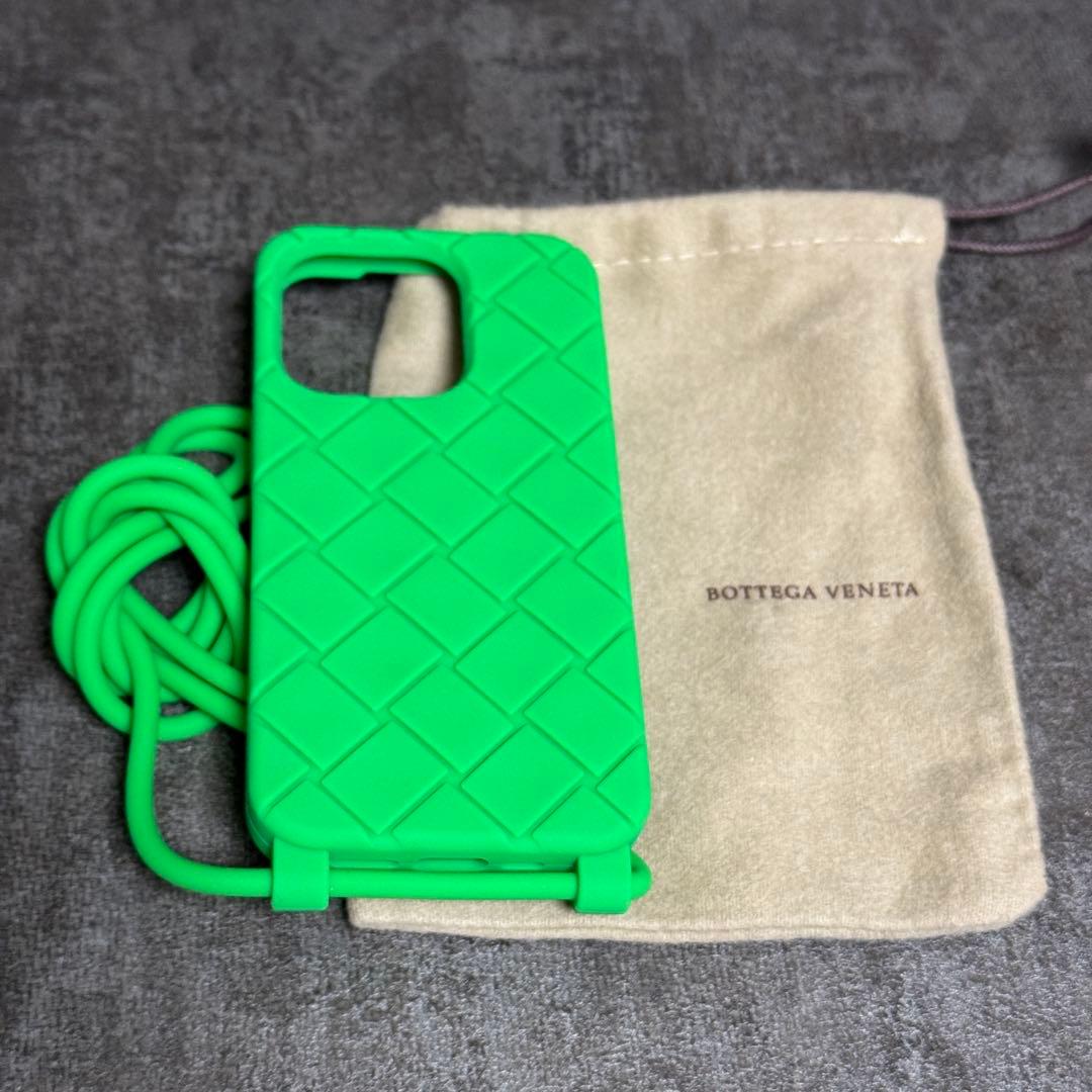 iPhone14proケース ストラップ Bottega パラキート グリーン②