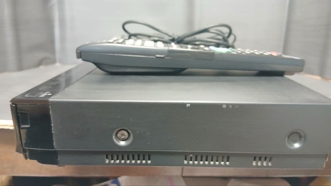 1TB シャープ AQUOS BD レコーダー☆BD-W1700☆リモコン付