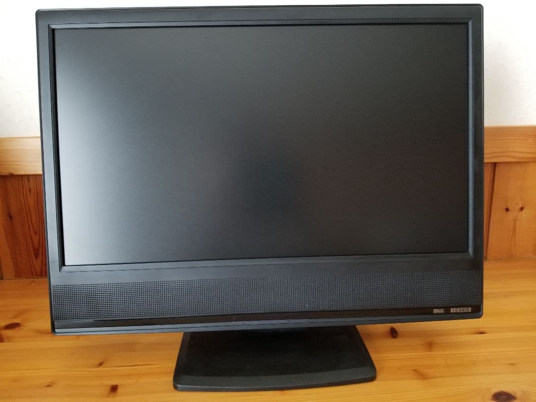 フルHDの液晶TV ディスプレイ 地デジ付き高精細 机上で活躍