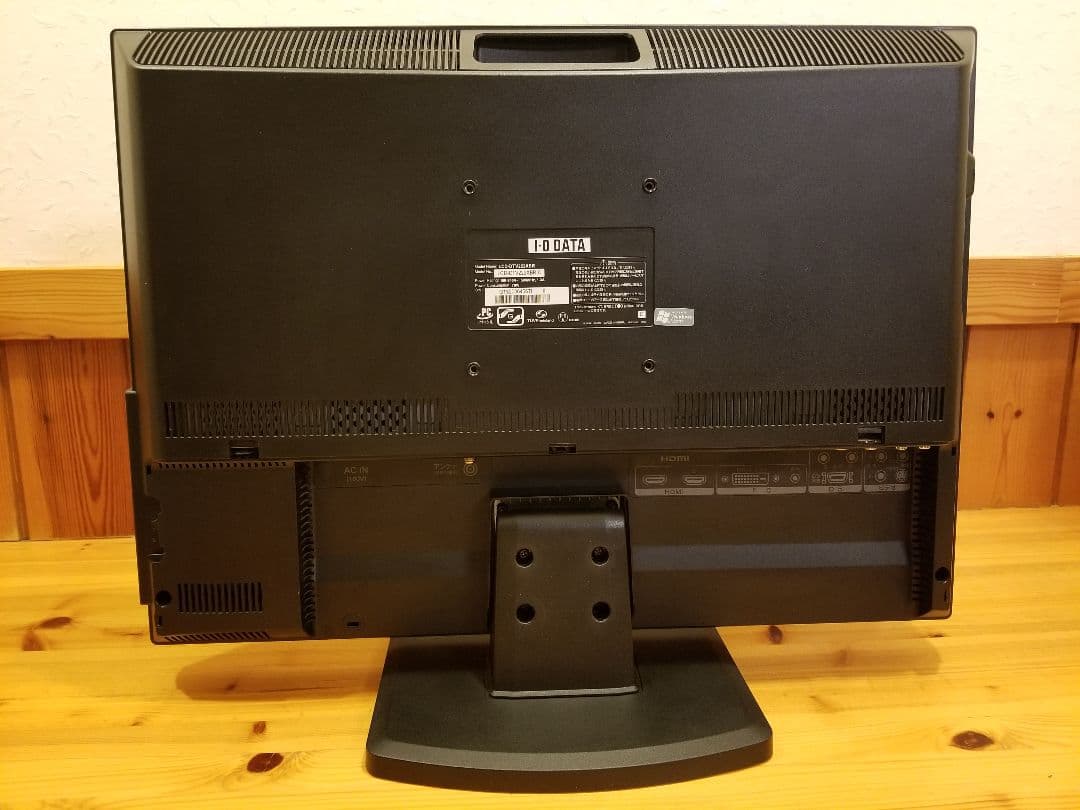 フルHDの液晶TV ディスプレイ 地デジ付き高精細 机上で活躍