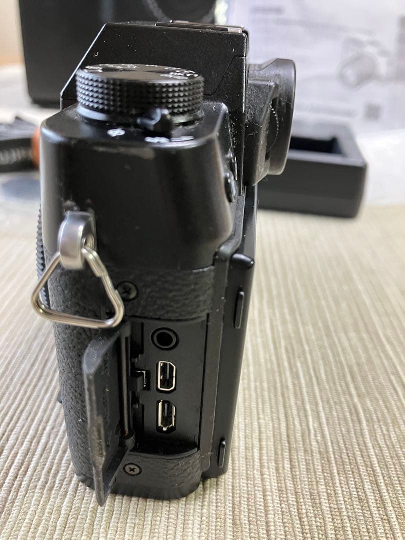 【ジャンク品】FUJIFILM X-T10 ブラックレンジファインダーカメラ