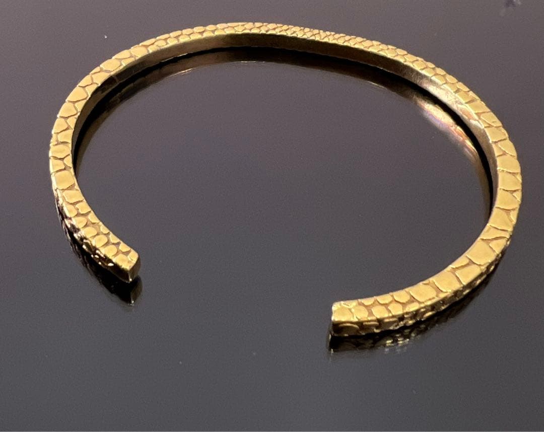 CELINE / セリーヌ | クロコエンボス バングル | ゴールド