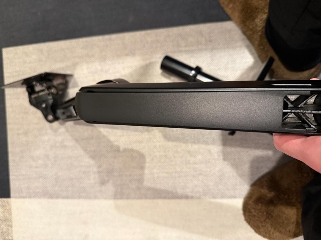 Amazonベーシック モニターアーム ディスプレイタイプ 32インチブラック