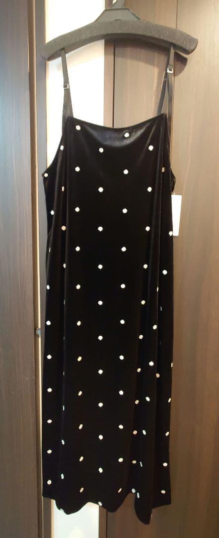 ベーセーストック　B.C STOCK ベロアフラワー刺繍ワンピース