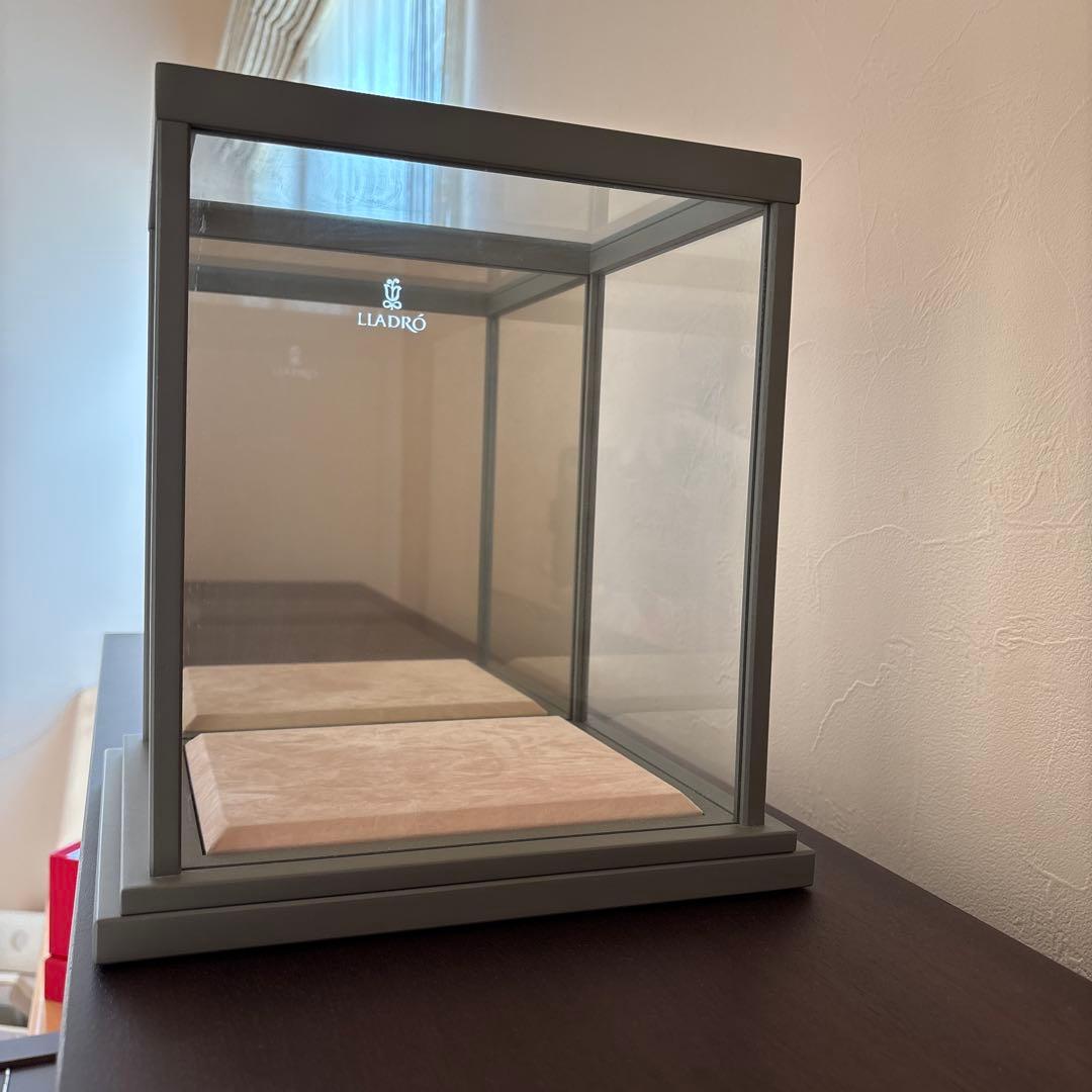 LIADRO ガラスショーケース グレー