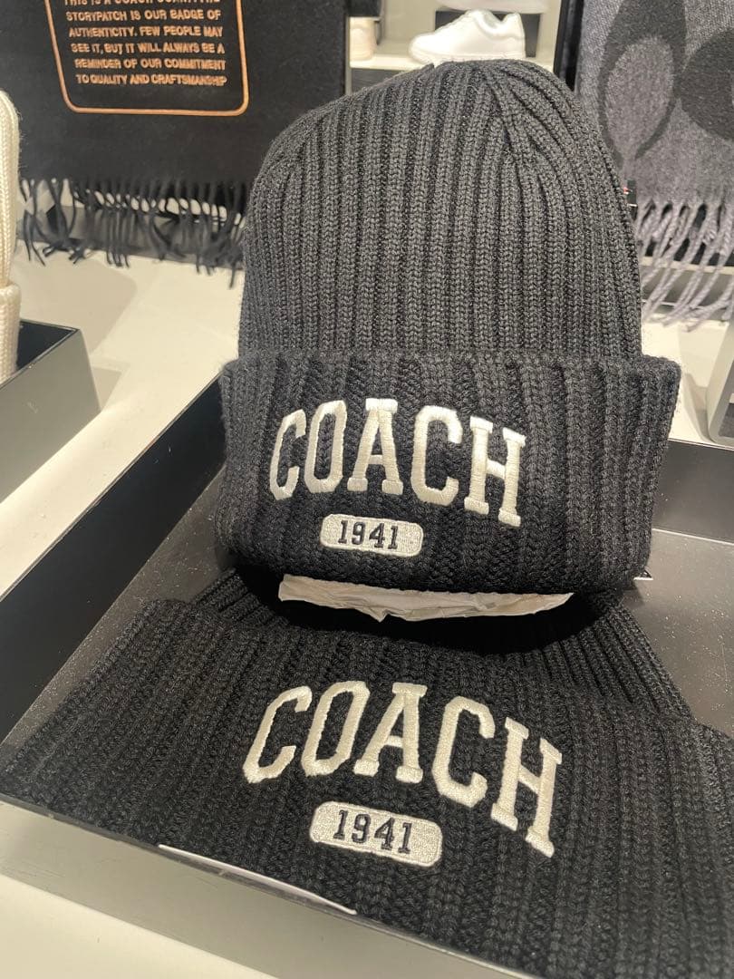 新品タグ付きCOACH 1941 エンブロイダード ニット帽 ビーニー