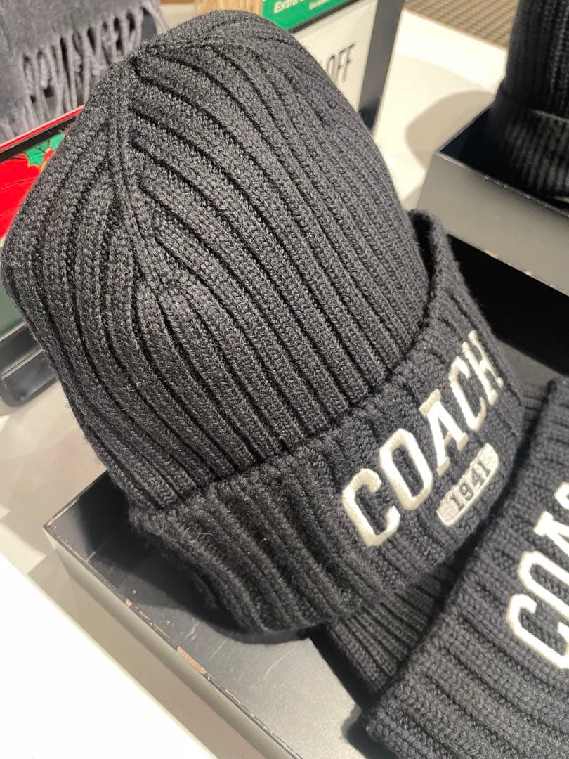 新品タグ付きCOACH 1941 エンブロイダード ニット帽 ビーニー