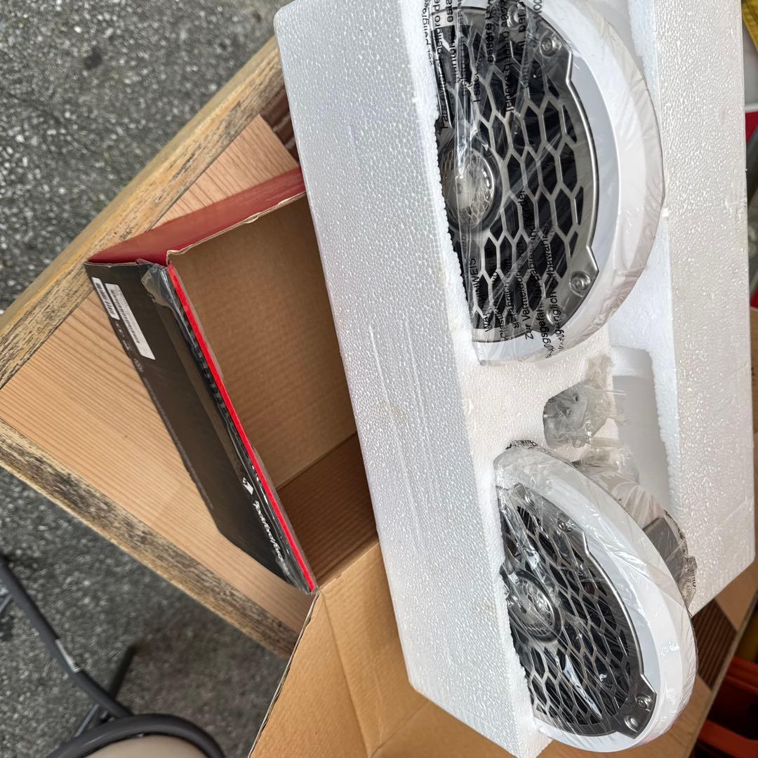 ロックフォードコアスピーカー ホワイト/ブラック ハニカムデザイン