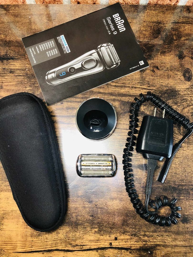 【美品】BraunSeries9 9260sメンズ電気シェーバー ブラウン
