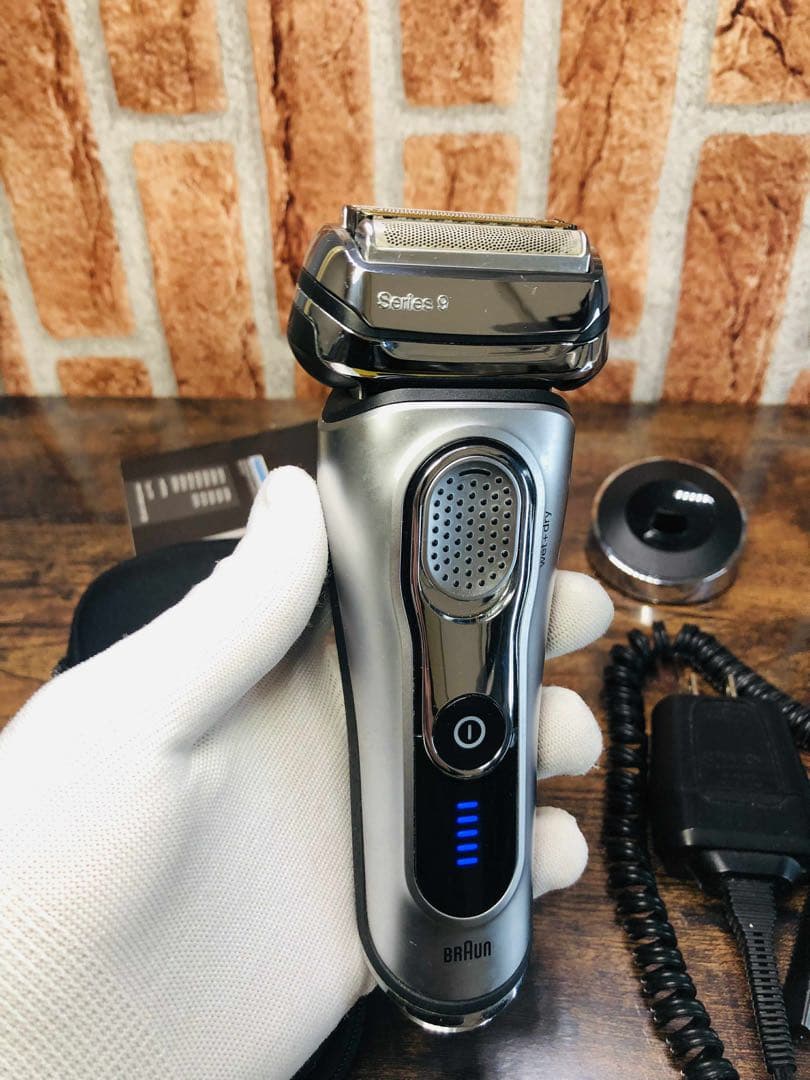 【美品】BraunSeries9 9260sメンズ電気シェーバー ブラウン