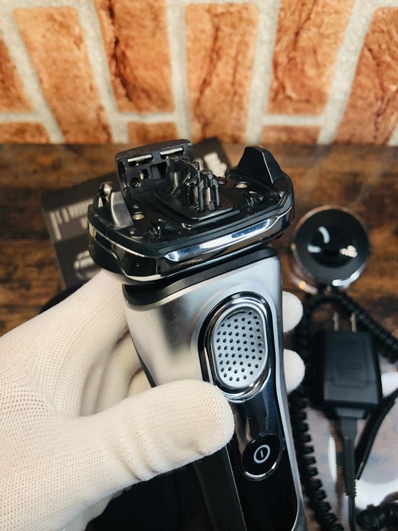 【美品】BraunSeries9 9260sメンズ電気シェーバー ブラウン