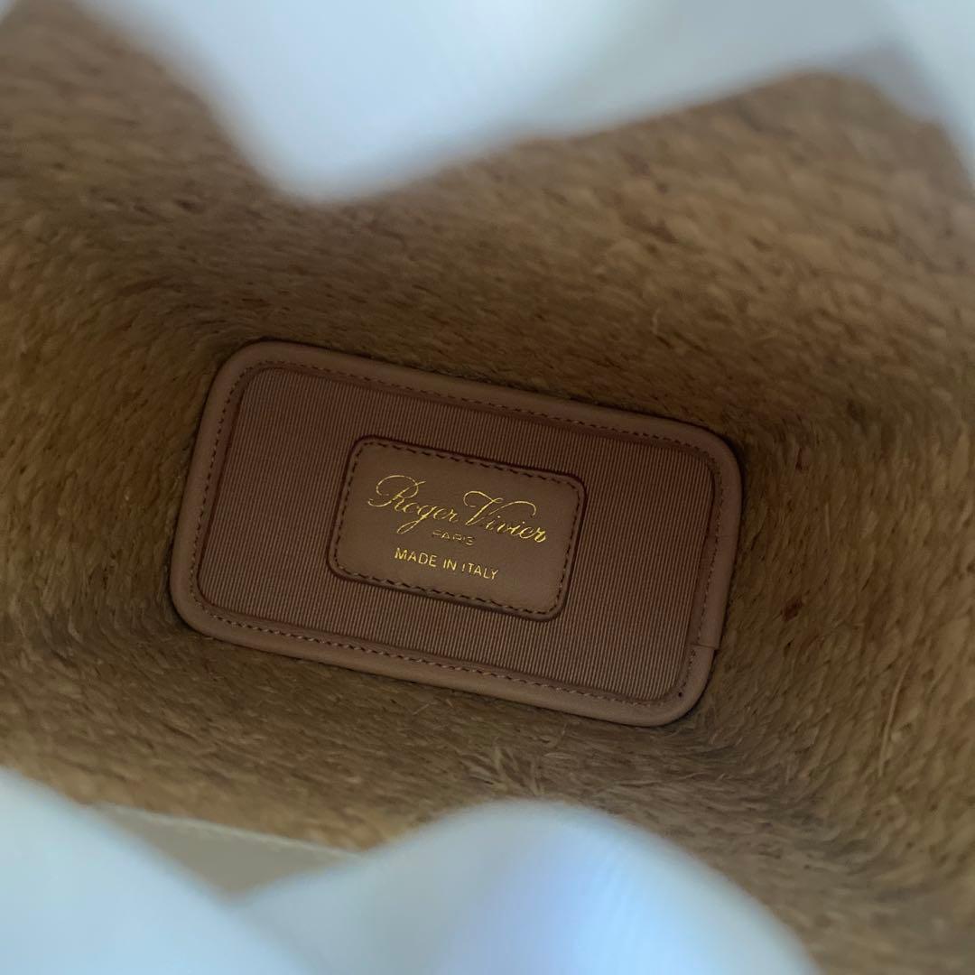 Roger Vivier かごバッグ ビジューロゴ付き　ロジェヴィヴィエ