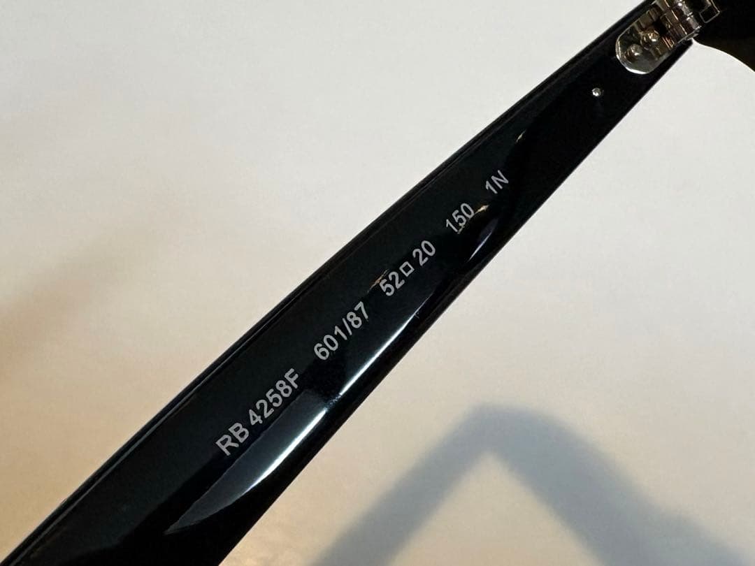 特別値下げ！23日まで！レイバンサングラス　RB4258F 新品未使用