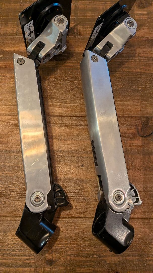 ERGOTRON LXデュアル デスク マウント アーム スタッキング①