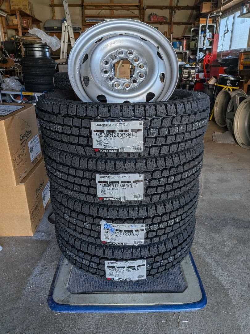 イキイキする毎日　2/2 145/80R12 新品ヨコハマスタッドレスSY