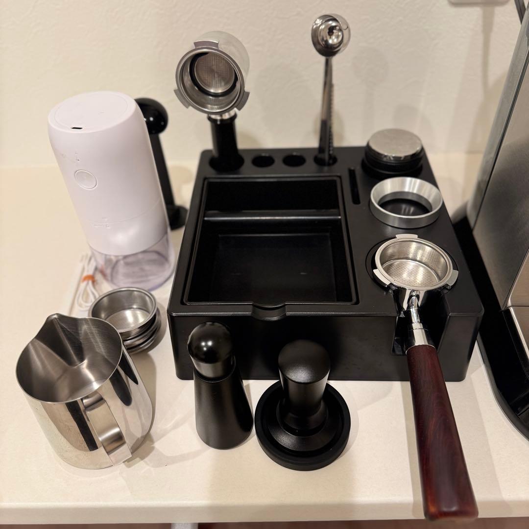 デロンギ　エスプレッソメーカー　EC680M