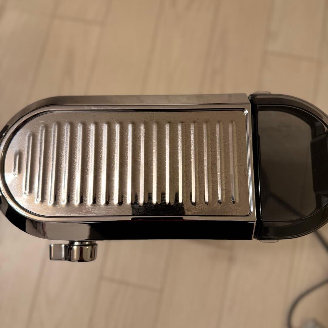 デロンギ　エスプレッソメーカー　EC680M