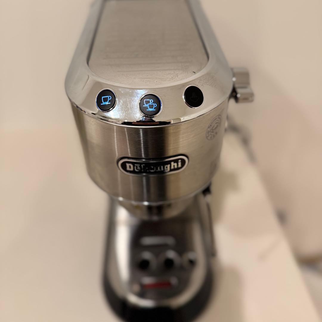デロンギ　エスプレッソメーカー　EC680M