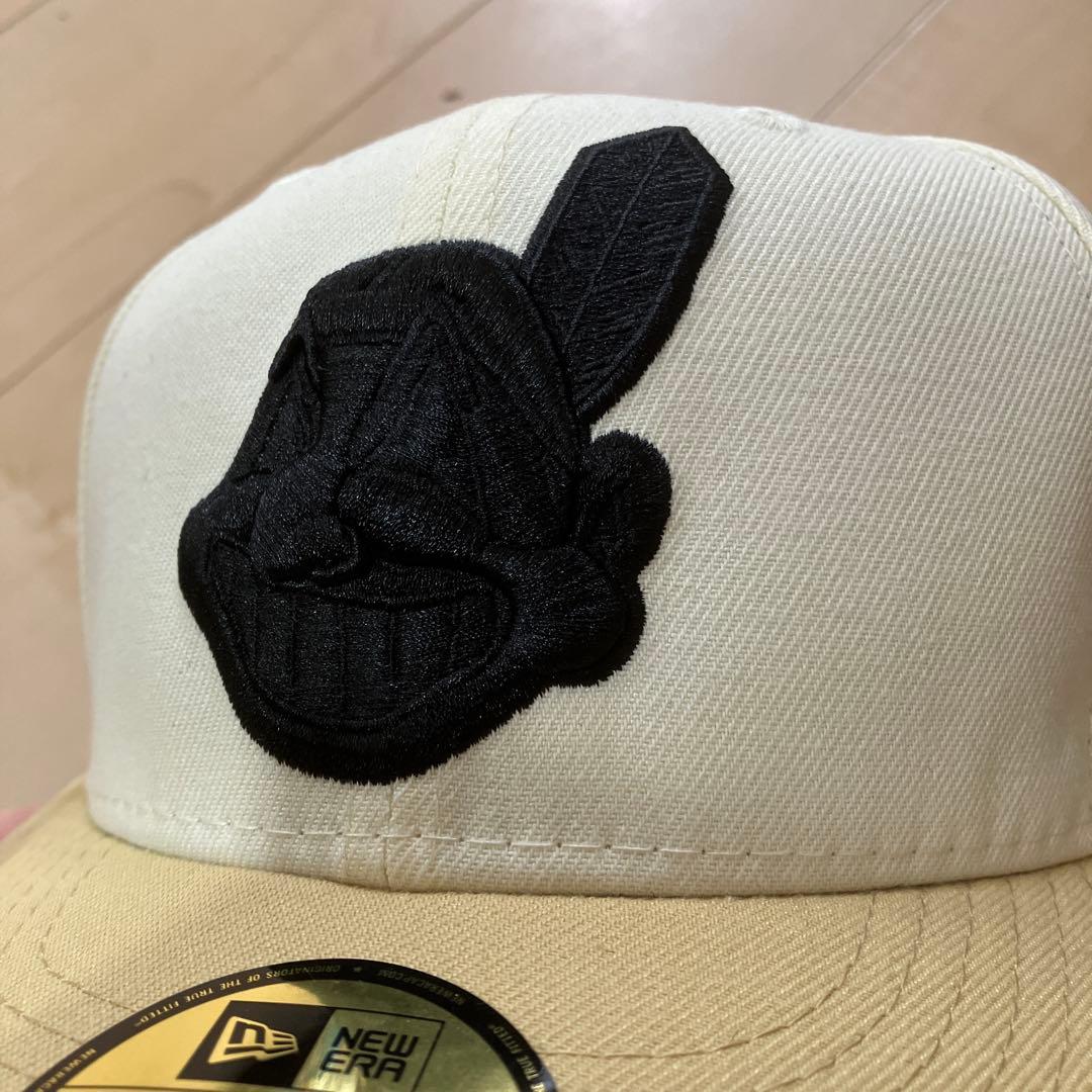 ニューエラ　インディアンズ　チャンピオン記念　オフホワイト帽子