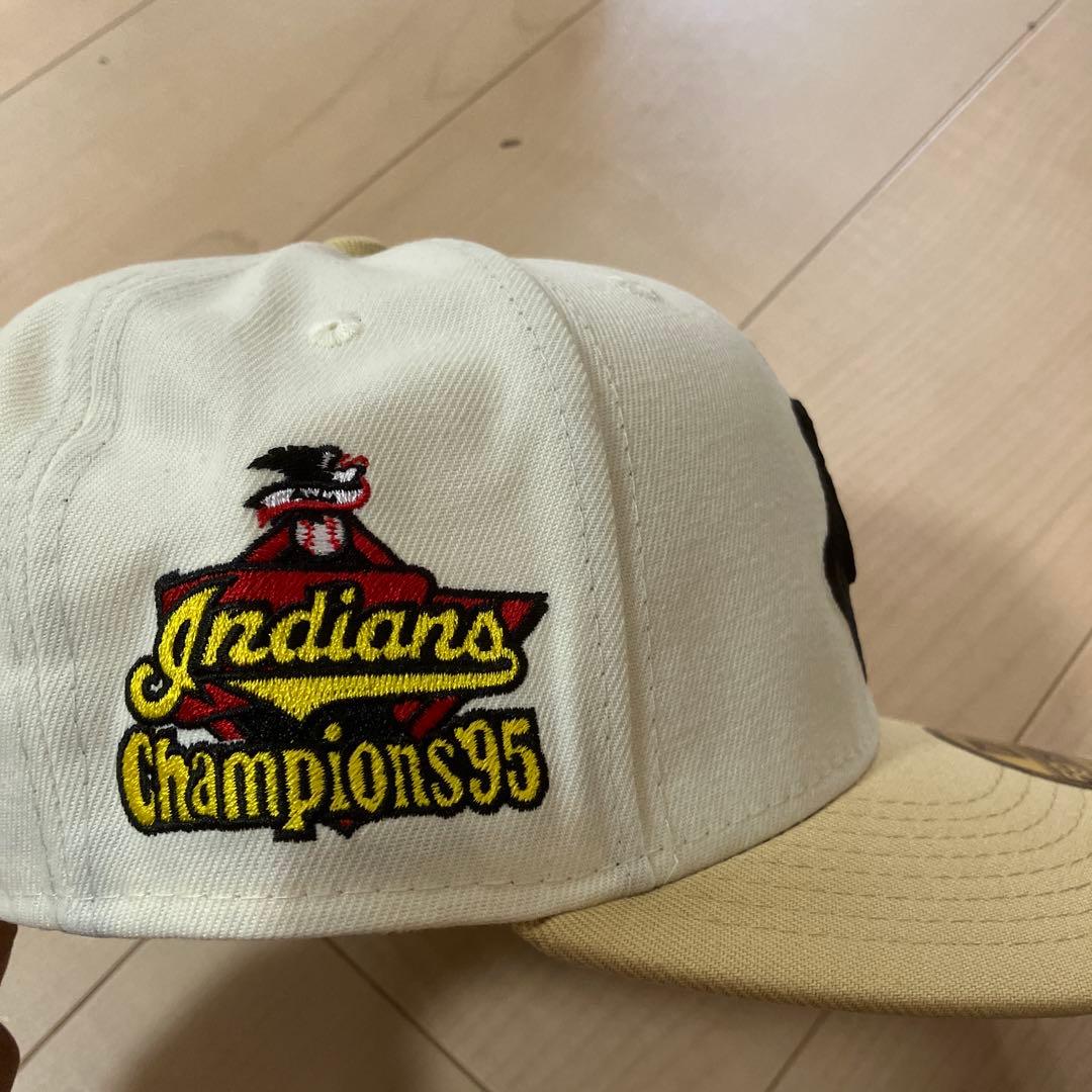ニューエラ　インディアンズ　チャンピオン記念　オフホワイト帽子