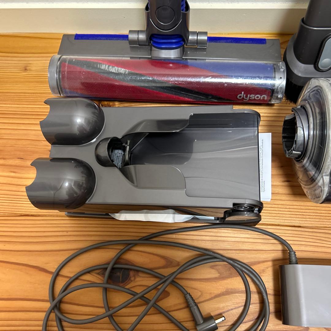 dyson digital slim fluffy 掃除機　sv18