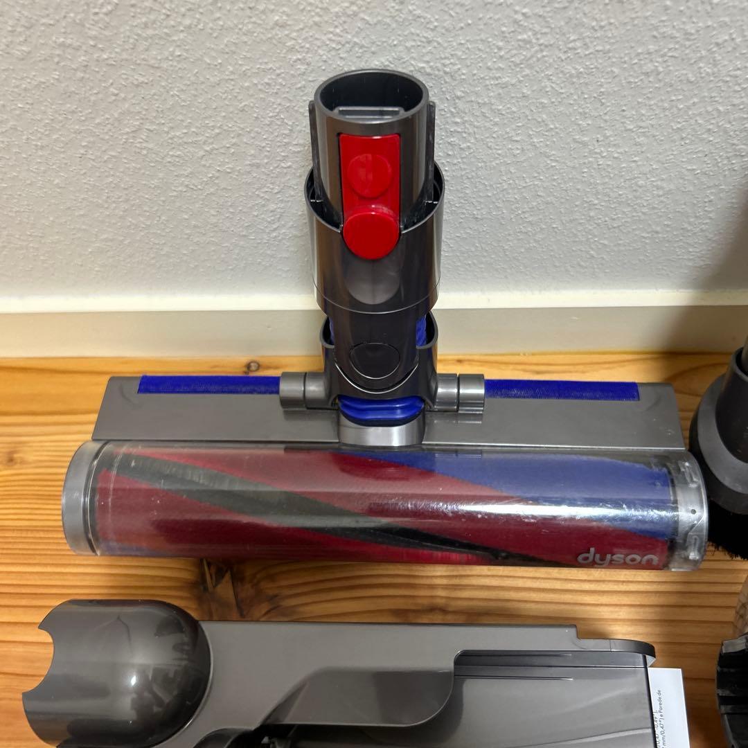dyson digital slim fluffy 掃除機　sv18