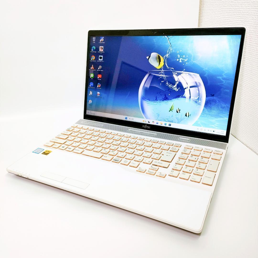 第8世代i7✨️Windows11/富士通/SSD/カメラ付き白ノートパソコン