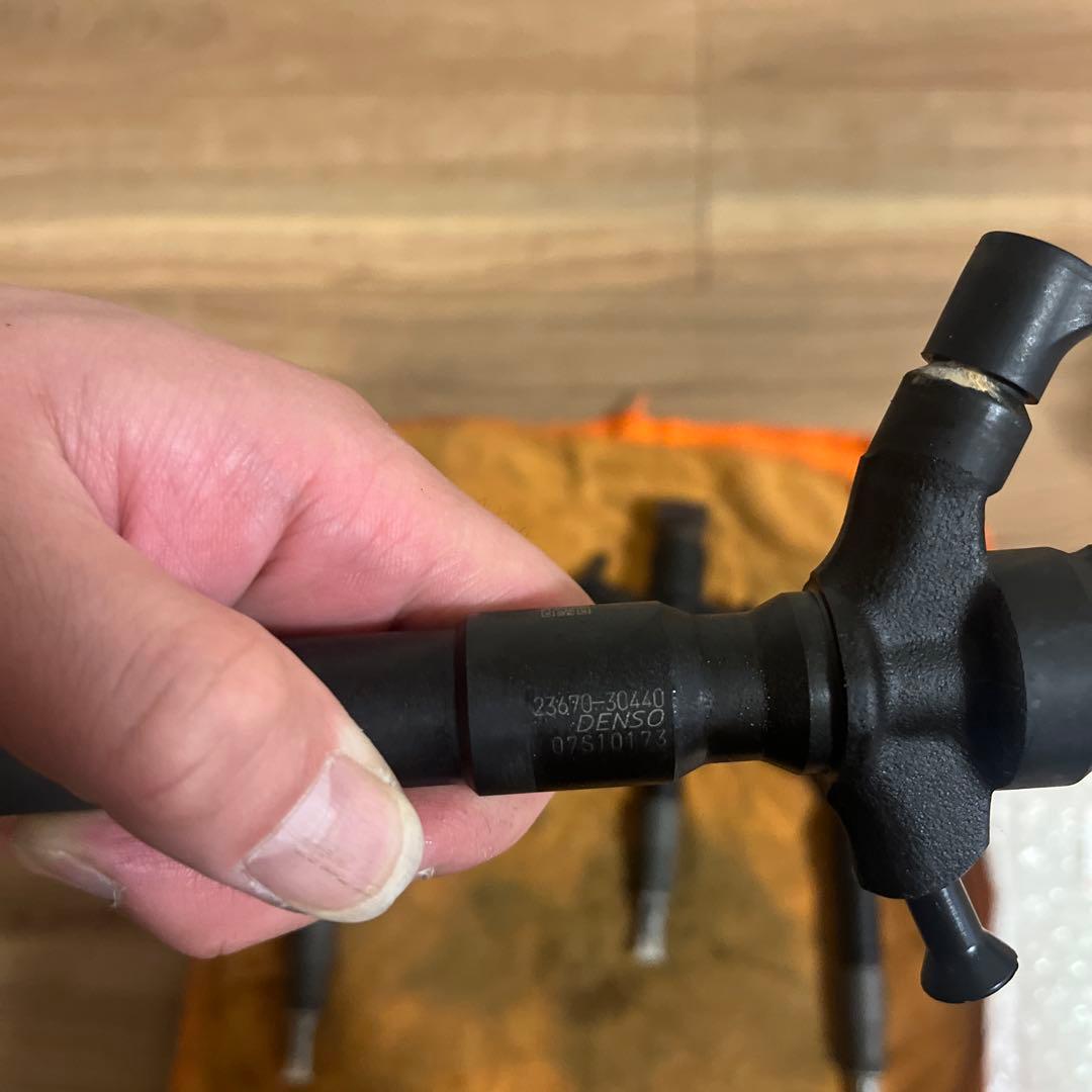 ハイエース　インジェクター 4個セット 23670-30440 中古品　1KD