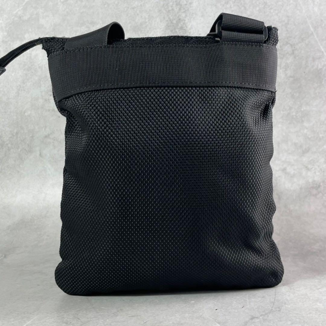 DIESEL ブラック ショルダーバッグ　メッシュデザイン　調整可能ストラップ