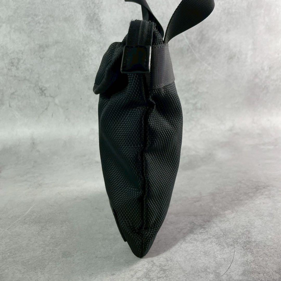 DIESEL ブラック ショルダーバッグ　メッシュデザイン　調整可能ストラップ