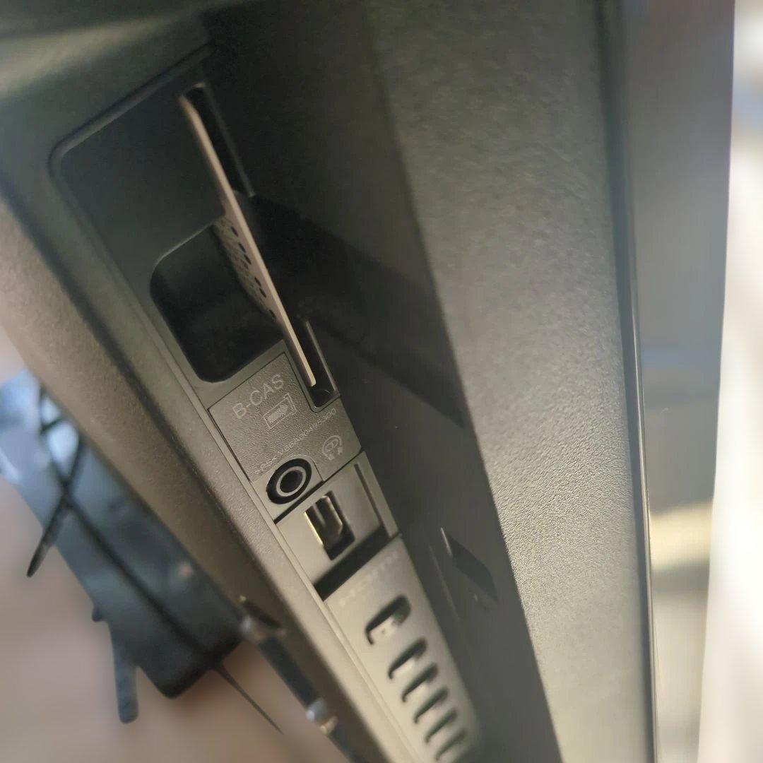 TOSHIBA　REGZA　40インチ　TV