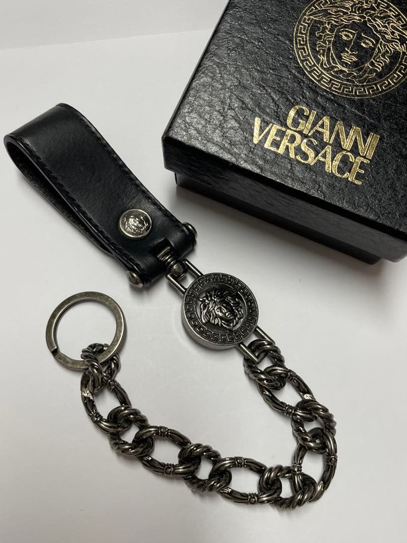 【匿名配送】Versaceヴェルサーチ　キーホルダー　❤︎
