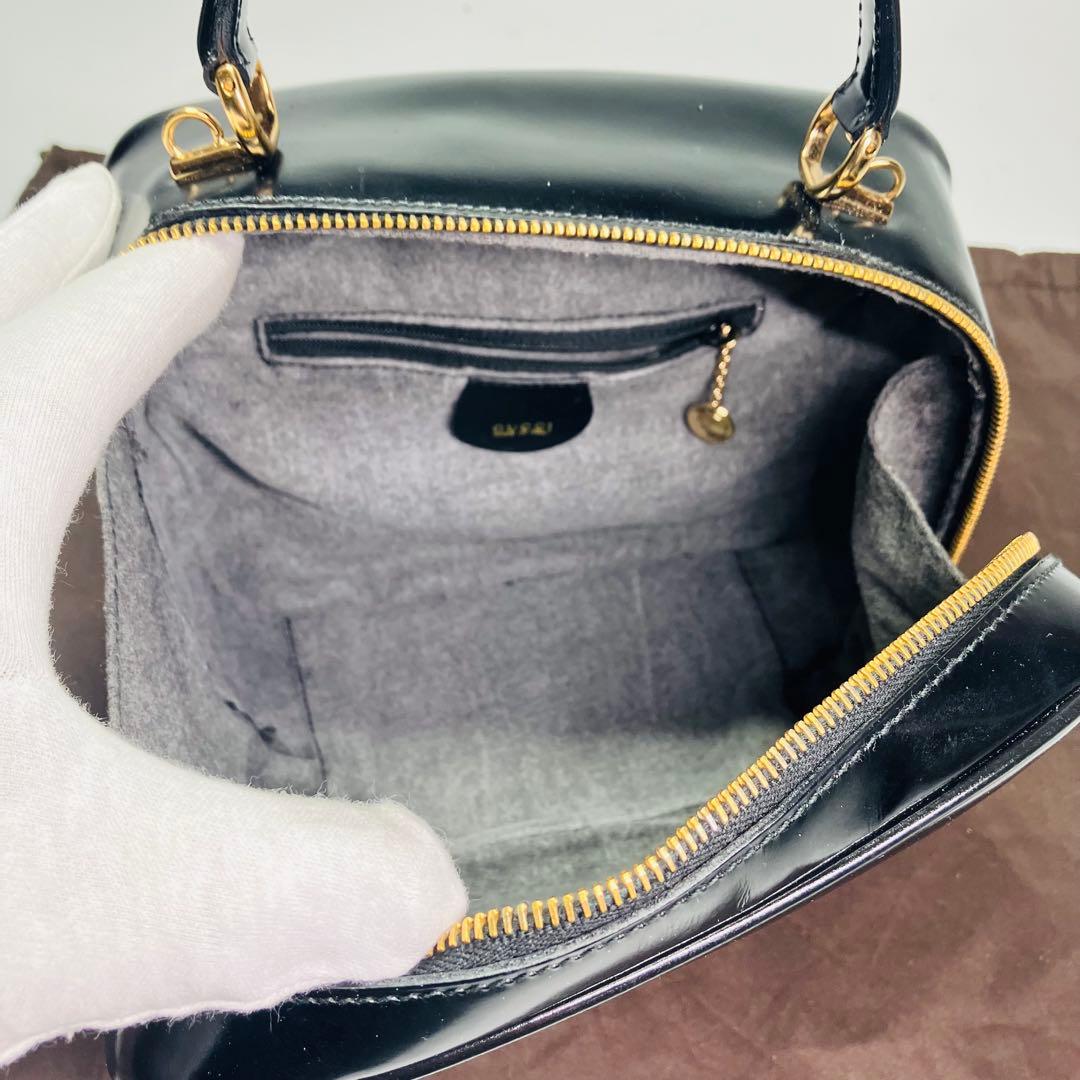 美品　グッチ2wayショルダーバニティバッグ　バンブーエナメルパテントレザー黒
