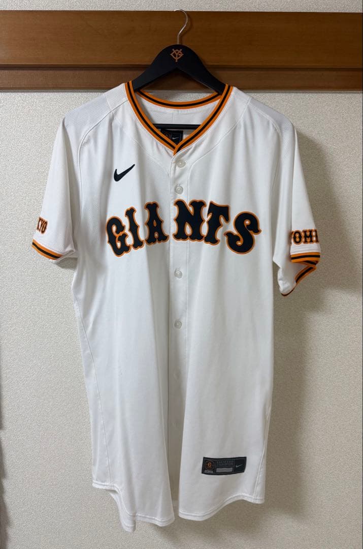 坂本勇人 プロコレクションユニフォーム ハンガー付き 【値下げ交渉可能です】