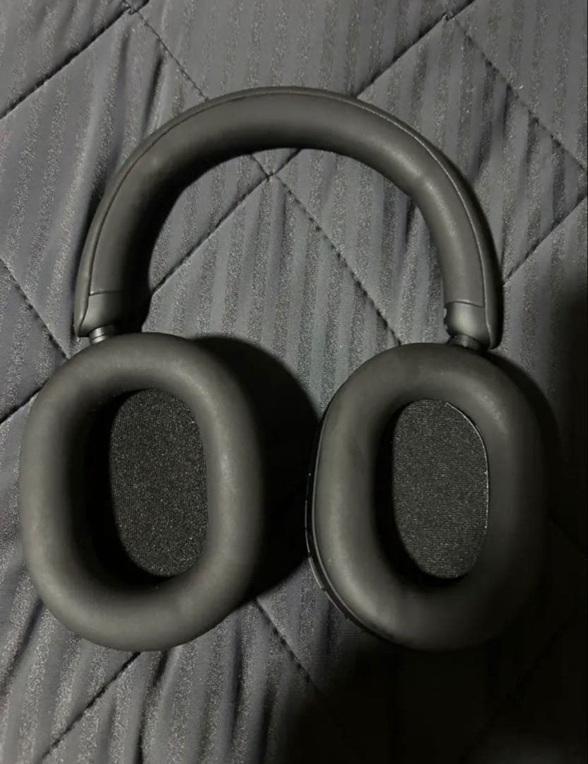 Sony WH-1000XM5ワイヤレスヘッドホン ブラック　ソニー