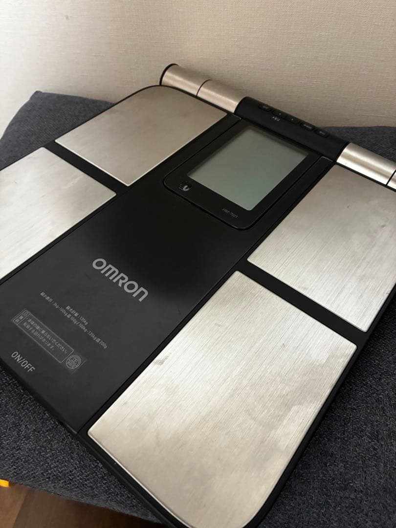 OMRON Karada Scan HBF-702T 体組成計