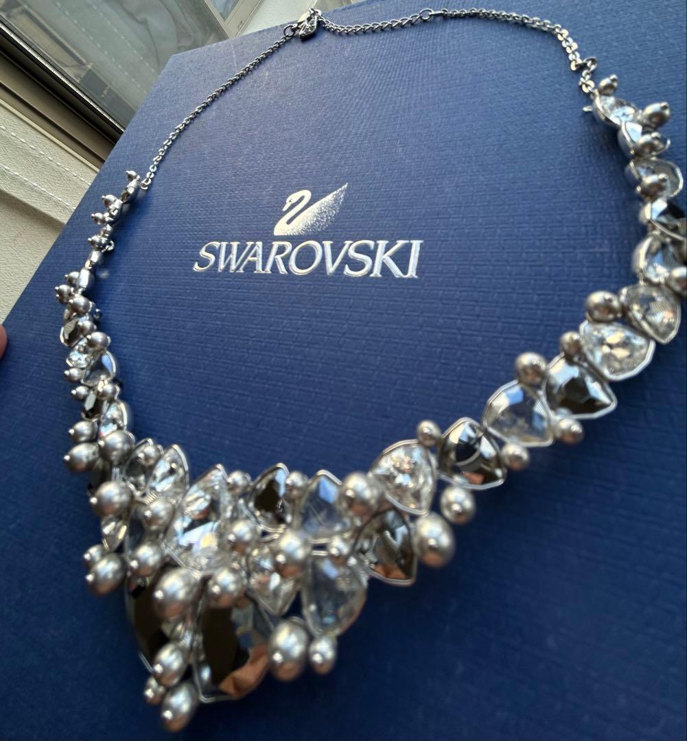 Swarovski パールシルバークリスタルネックレス