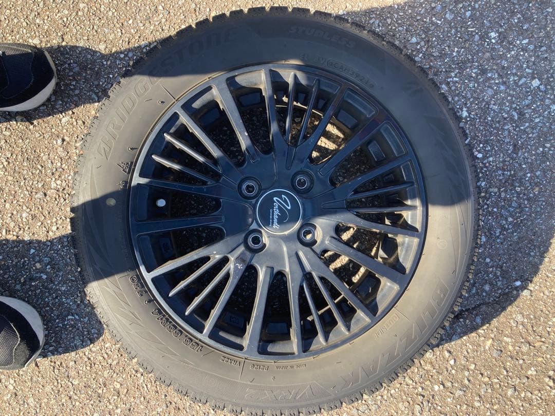 【1/5まで1000円引き➕値段交渉可】NBOX スノータイヤ　ブリヂストン4本