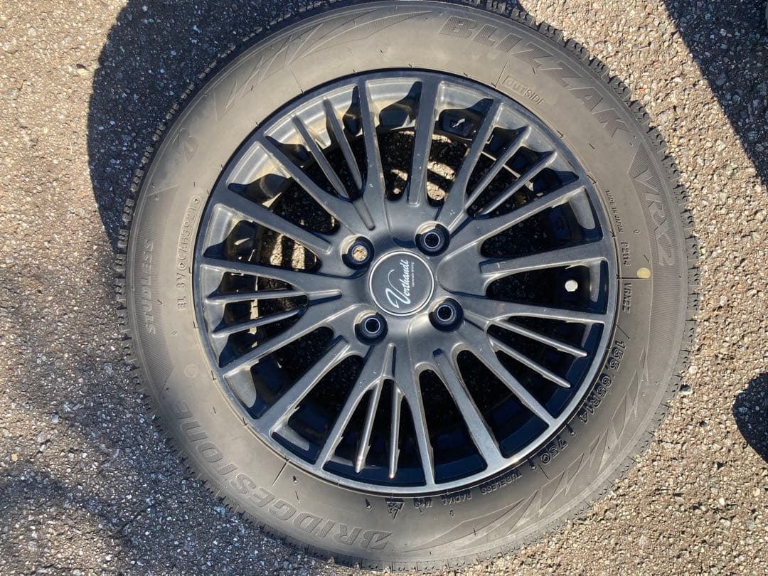 【1/5まで1000円引き➕値段交渉可】NBOX スノータイヤ　ブリヂストン4本